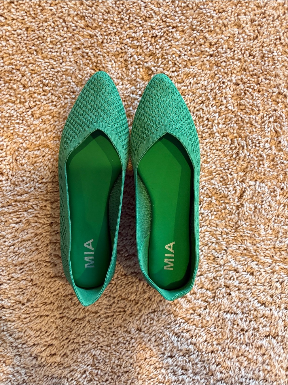 MIA Women's Kelly Green Knit Pointed Flats